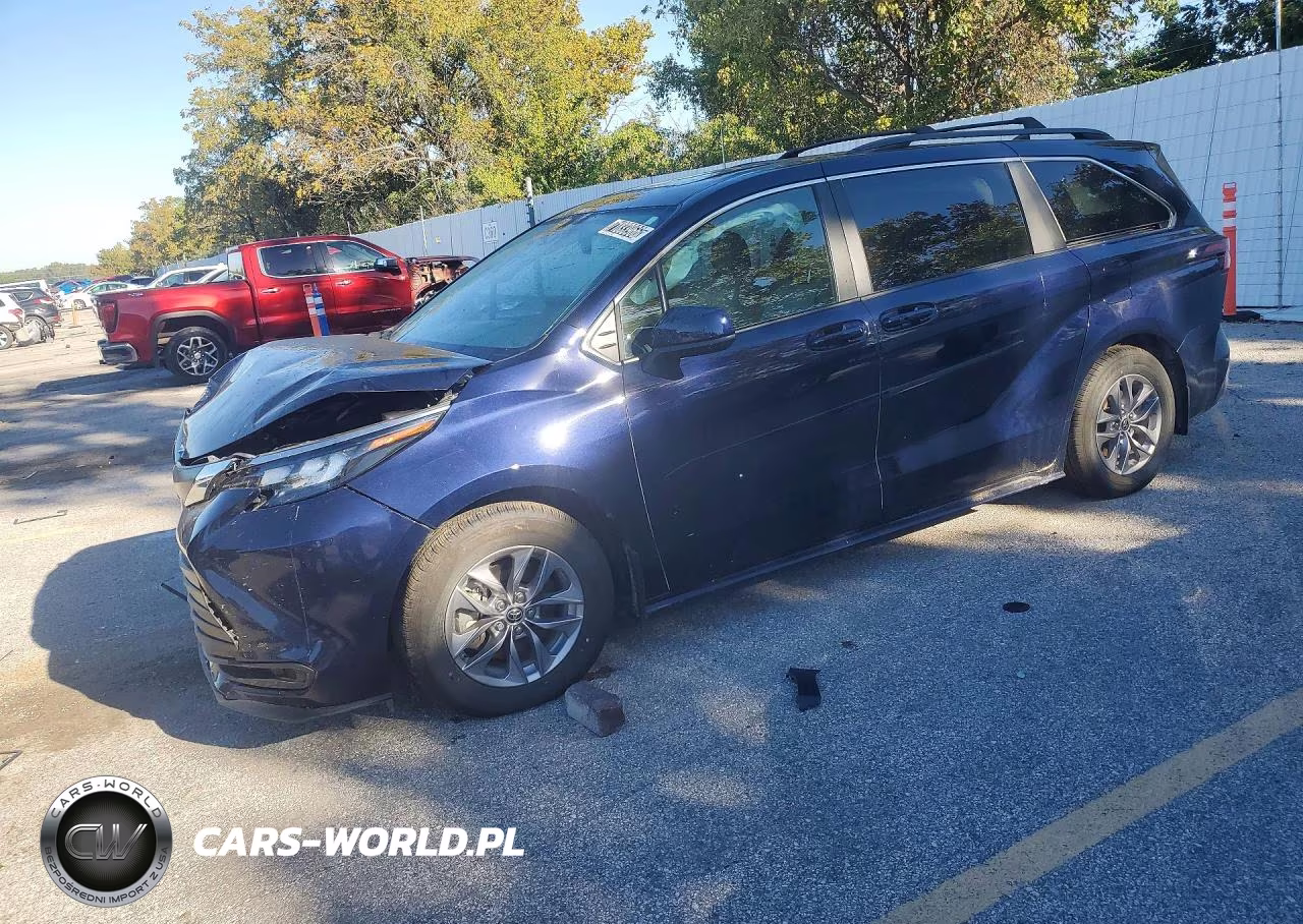 2025 Toyota Sienna Le