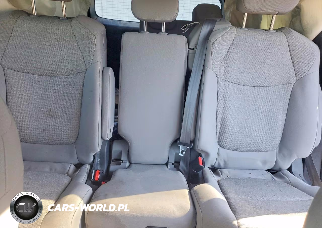 2025 Toyota Sienna Le VIN:5TDBSKFC9SS189456 - 10