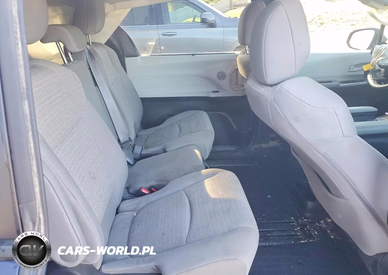 2025 Toyota Sienna Le VIN:5TDBSKFC9SS189456 - 11