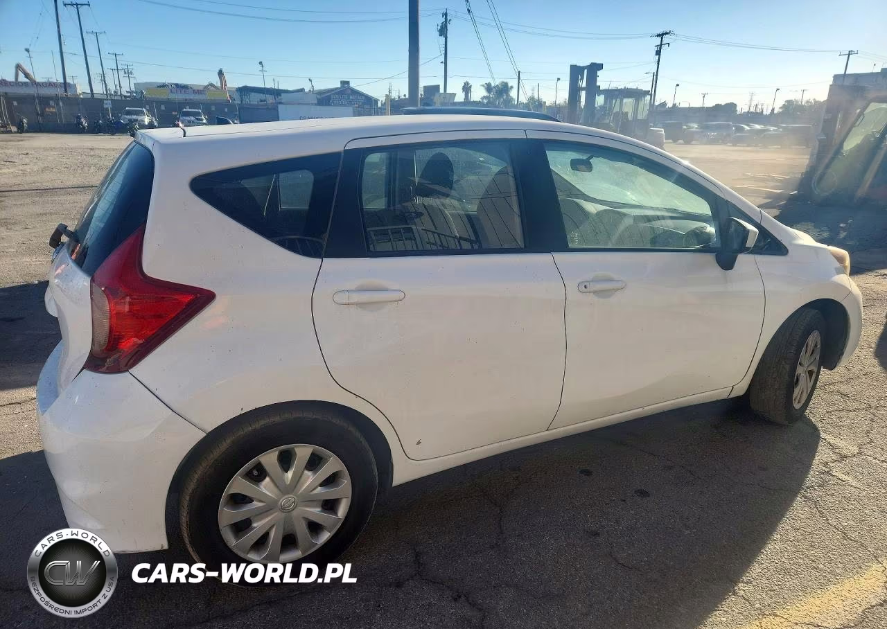 2017 Nissan Versa Note S Plus VIN:3N1CE2CP3HL352185 - 3