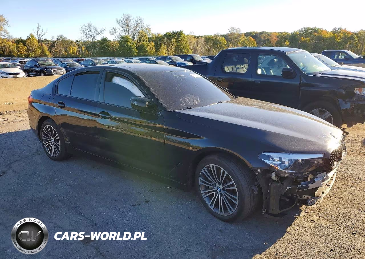 2019 BMW 530 Xi VIN:WBAJA7C51KWW13209 - 4