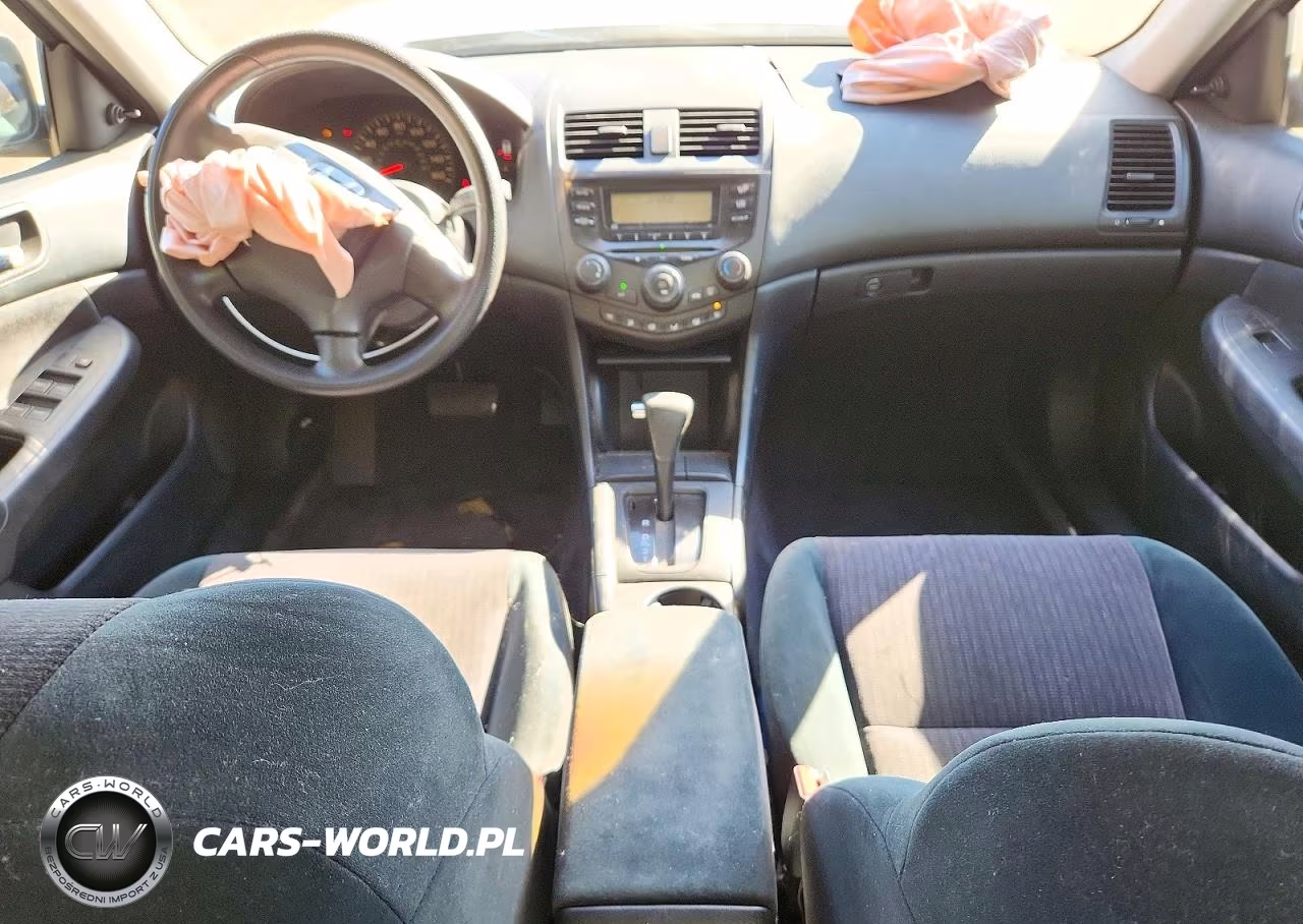 2003 Honda Accord Dx VIN:1HGCM56113A106990 - 8