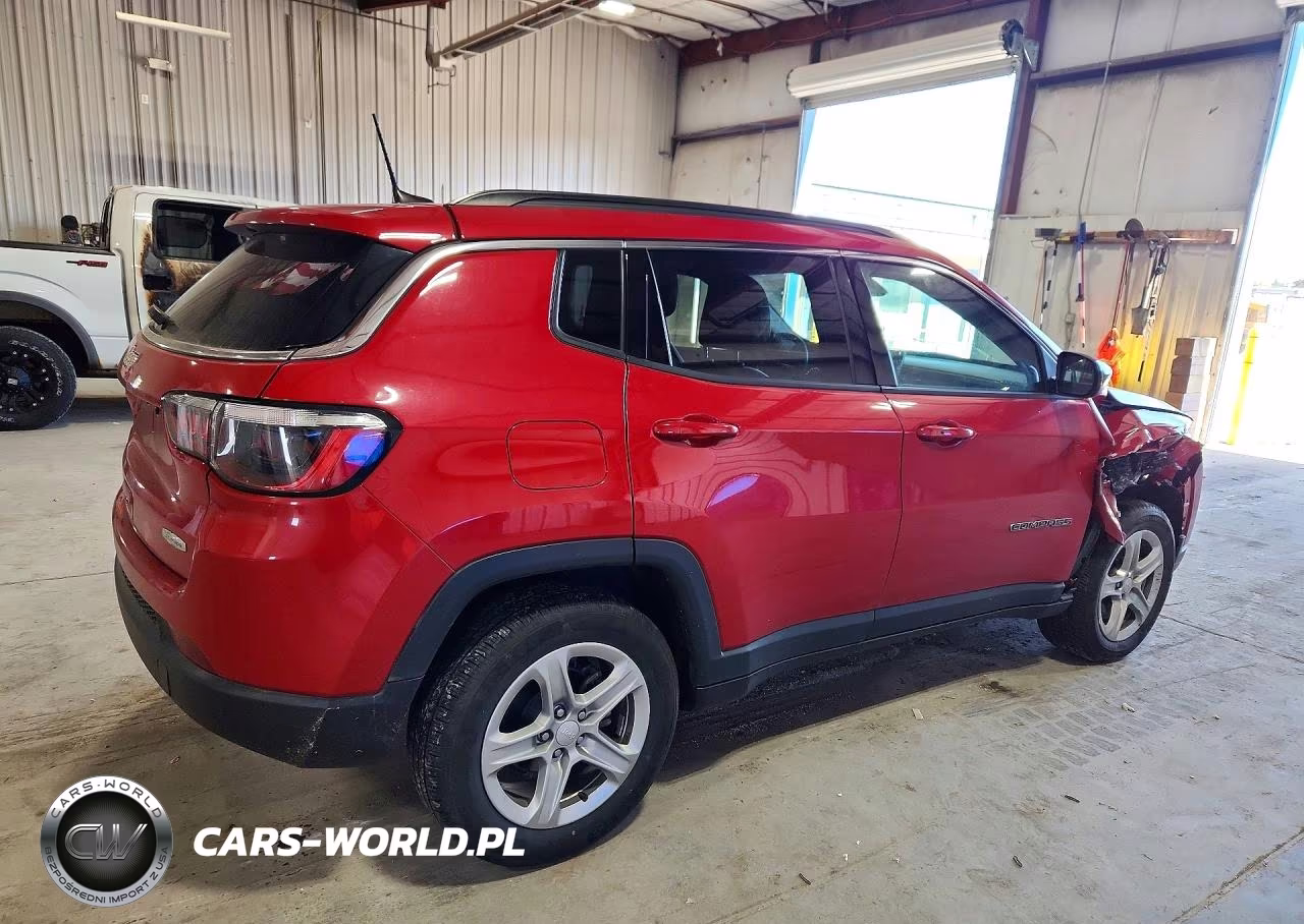 2024 Jeep Compass Latitude VIN:3C4NJDBN4RT607120 - 3