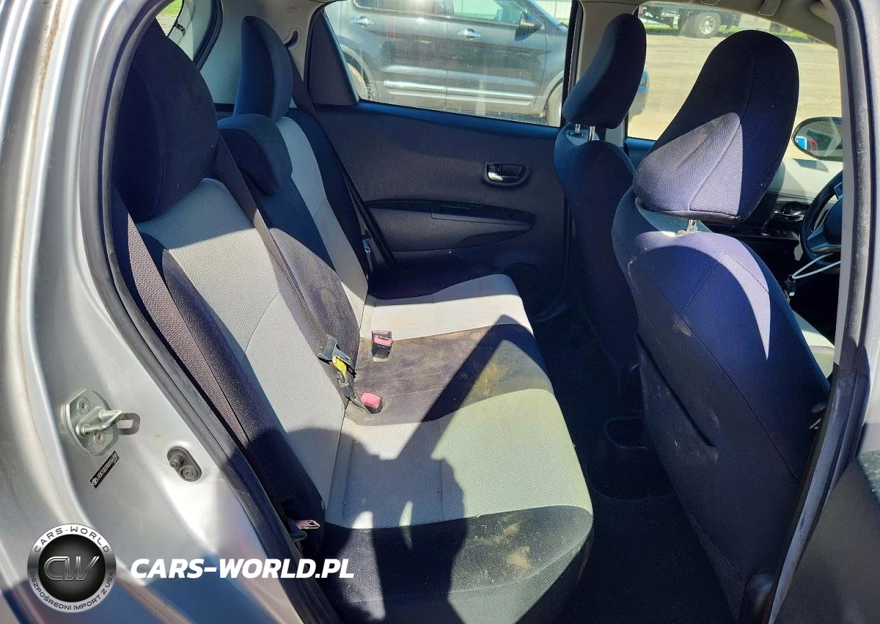 2013 Toyota Yaris 5-Door Le VIN:JTDKTUD39DD556995 - 10