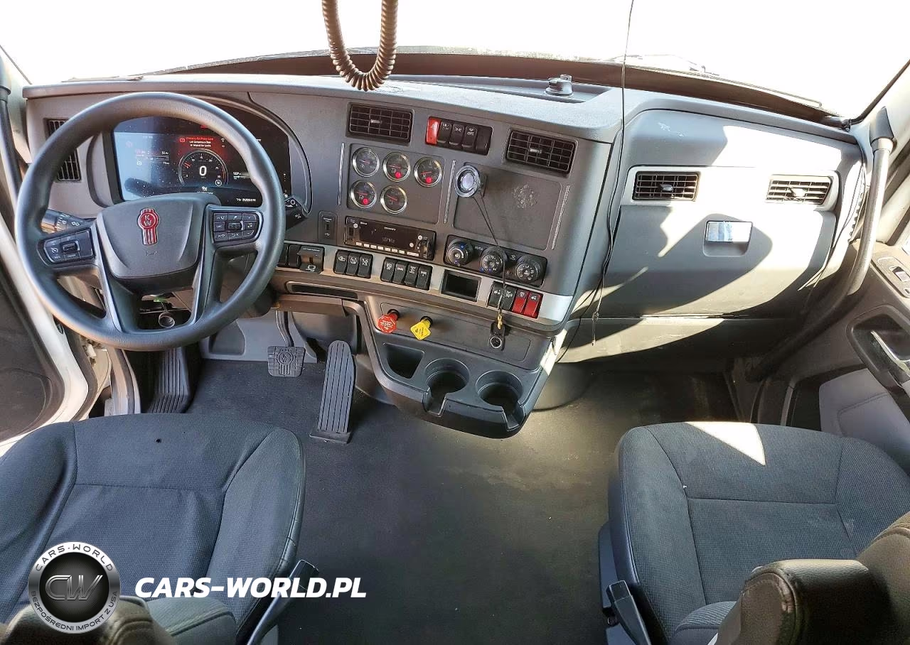 2023 Kenworth T680 Semi Truck VIN:1XKYD49X6PJ261513 - 8