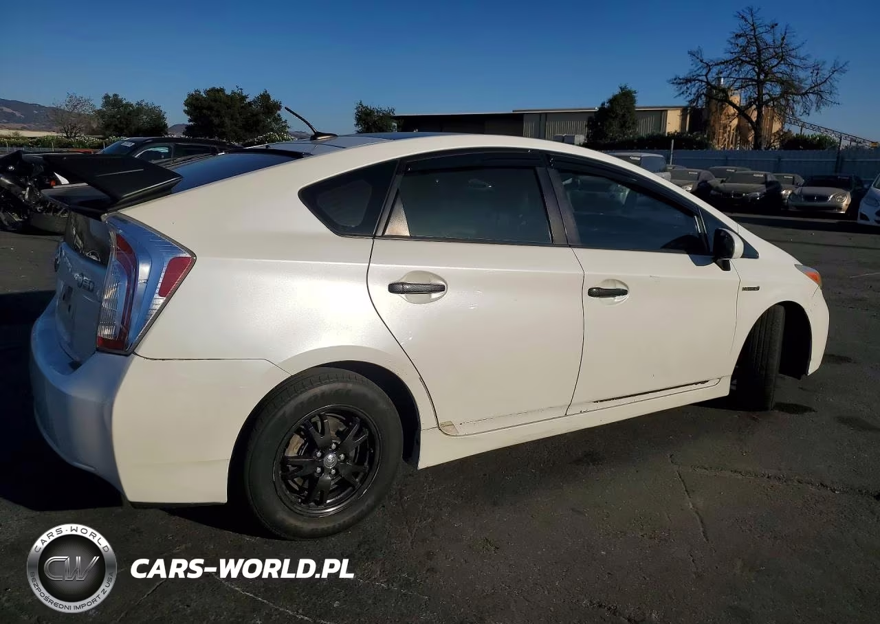 2012 Toyota Prius Three VIN:JTDKN3DU7C5481350 - 3