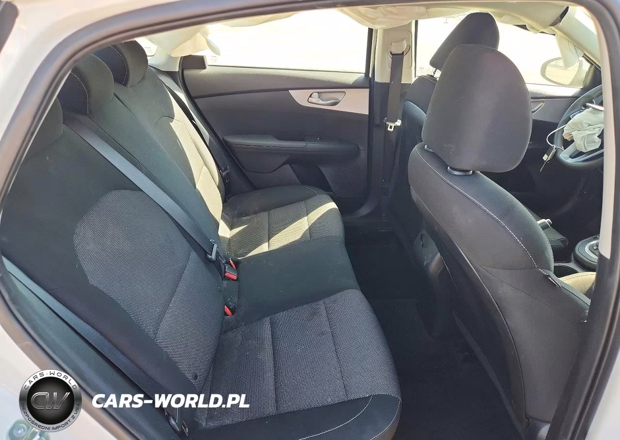 2023 Kia Forte Lxs VIN:3KPF24AD0PE653572 - 10