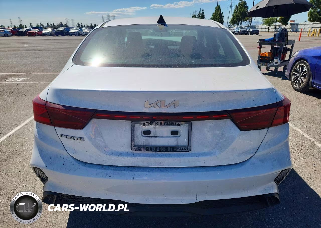 2023 Kia Forte Lxs VIN:3KPF24AD0PE653572 - 6