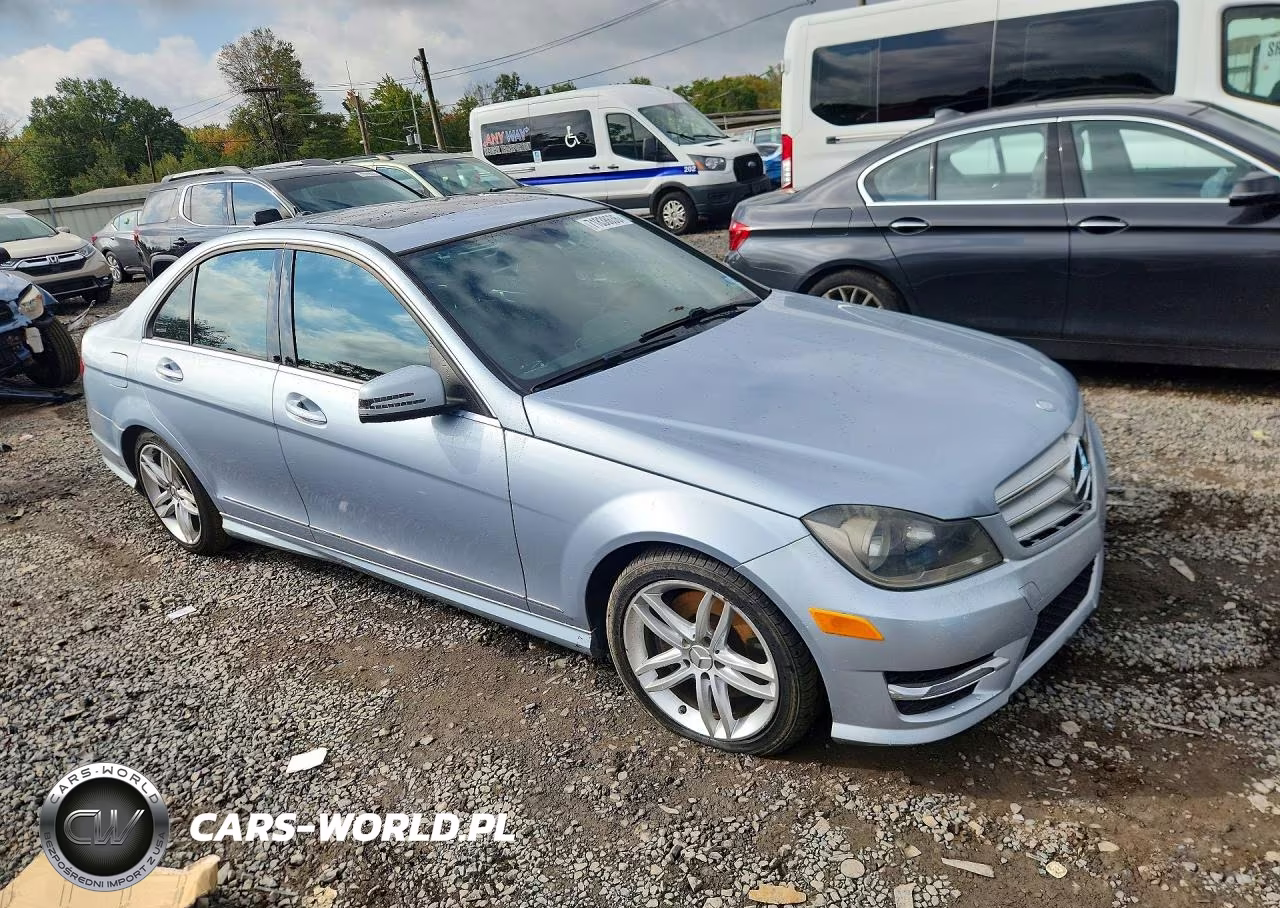 2013 Mercedes-Benz C 300 4Matic VIN:WDDGF8AB4DA832457 - 4