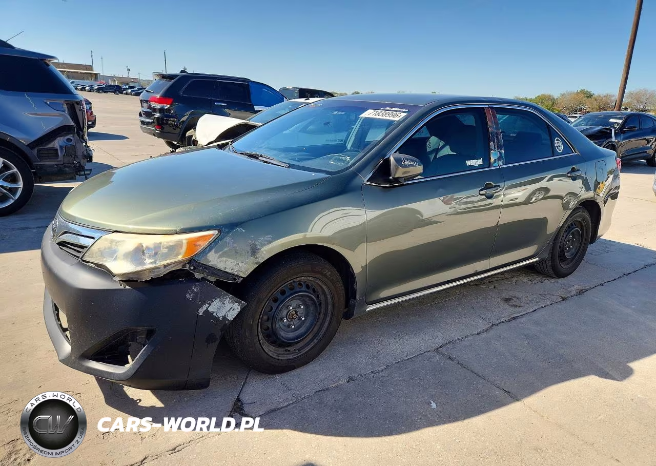 2014 Toyota Camry Le VIN:4T4BF1FK1ER418705 - 1