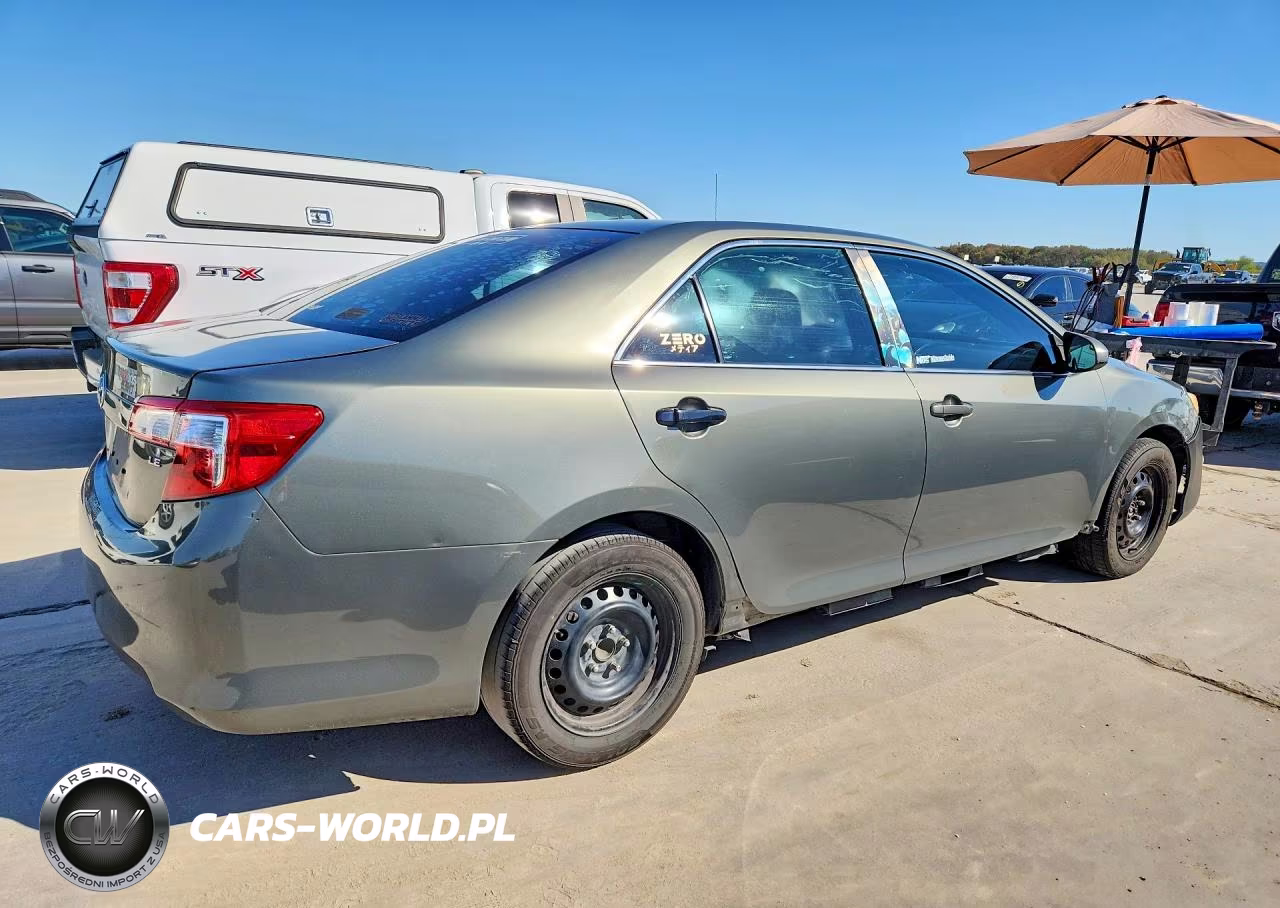 2014 Toyota Camry Le VIN:4T4BF1FK1ER418705 - 3