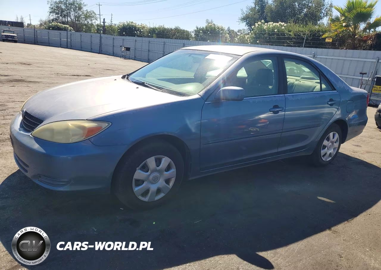 2004 Toyota Camry Le