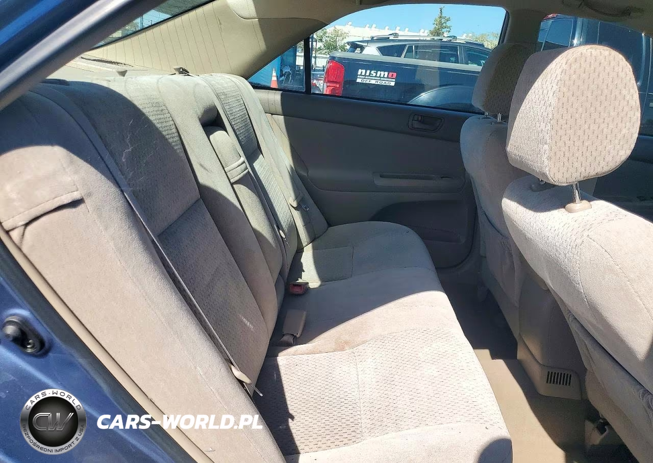 2004 Toyota Camry Le VIN:4T1BE32K44U801194 - 10