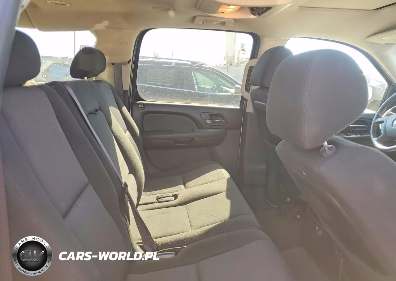 2010 Chevrolet Suburban K1500 Ls VIN:1GNUKHE35AR209512 - 10
