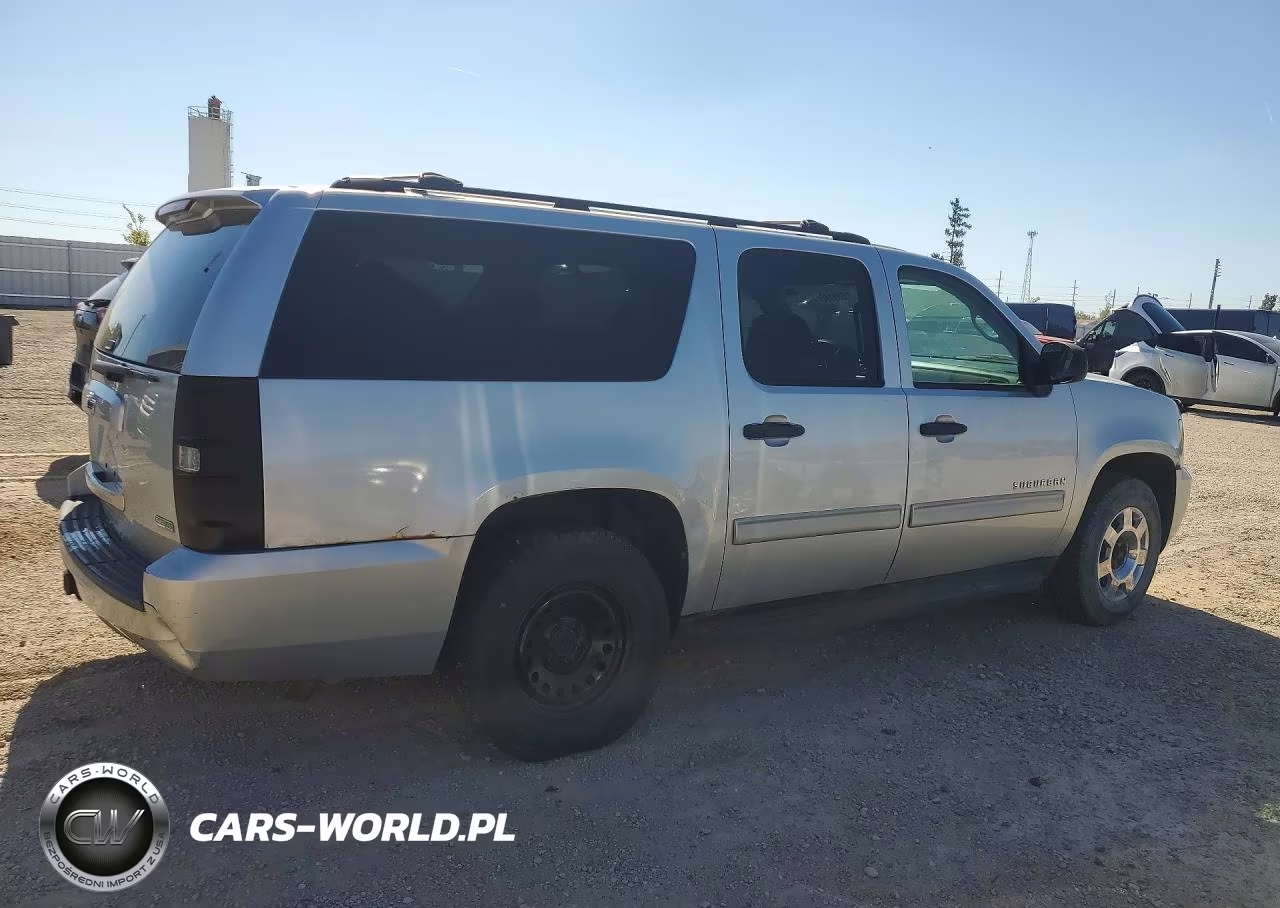 2010 Chevrolet Suburban K1500 Ls VIN:1GNUKHE35AR209512 - 3