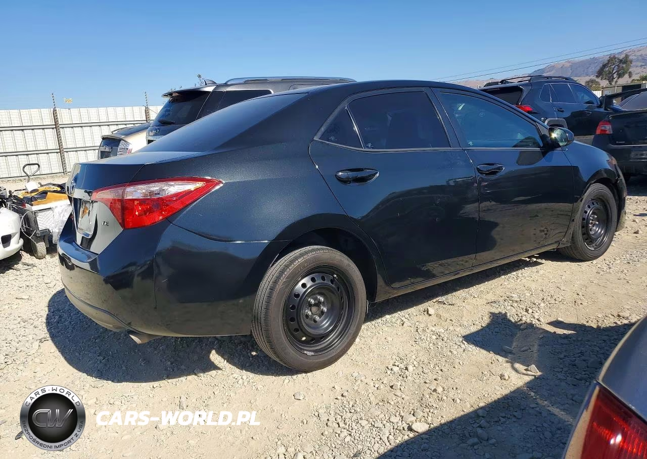 2017 Toyota Corolla Le VIN:2T1BURHE6HC871990 - 3