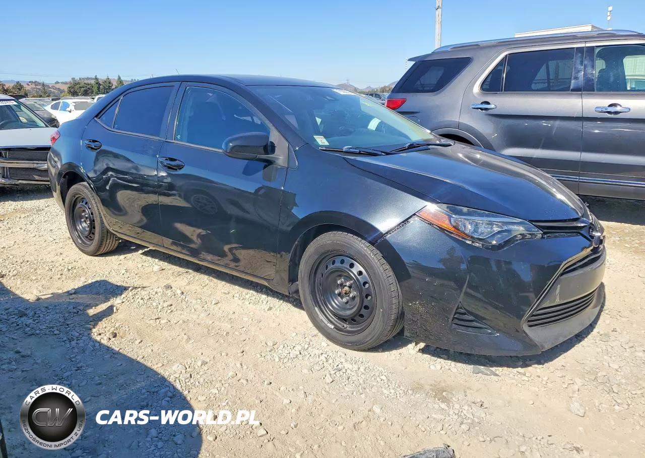 2017 Toyota Corolla Le VIN:2T1BURHE6HC871990 - 4
