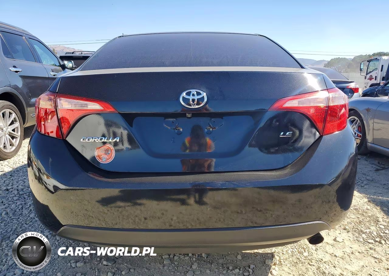 2017 Toyota Corolla Le VIN:2T1BURHE6HC871990 - 6