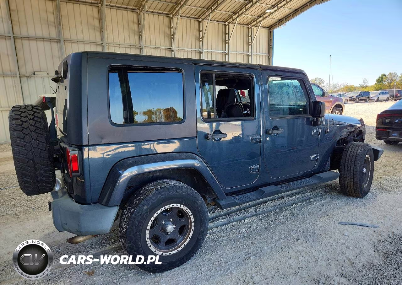 2008 Jeep Wrangler Unlimited Sahara VIN:1J4GA59138L557204 - 3