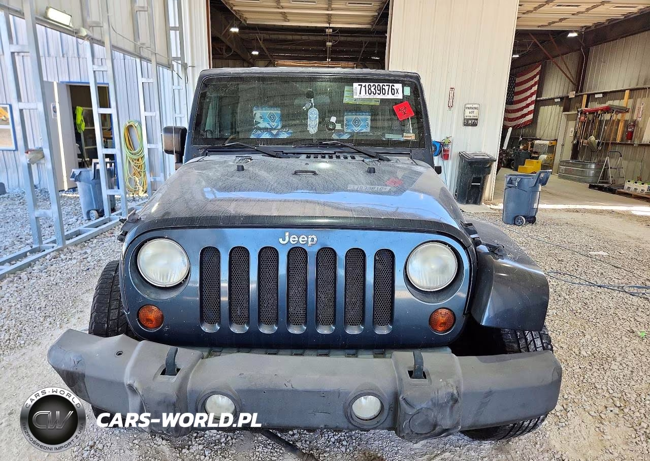 2008 Jeep Wrangler Unlimited Sahara VIN:1J4GA59138L557204 - 5