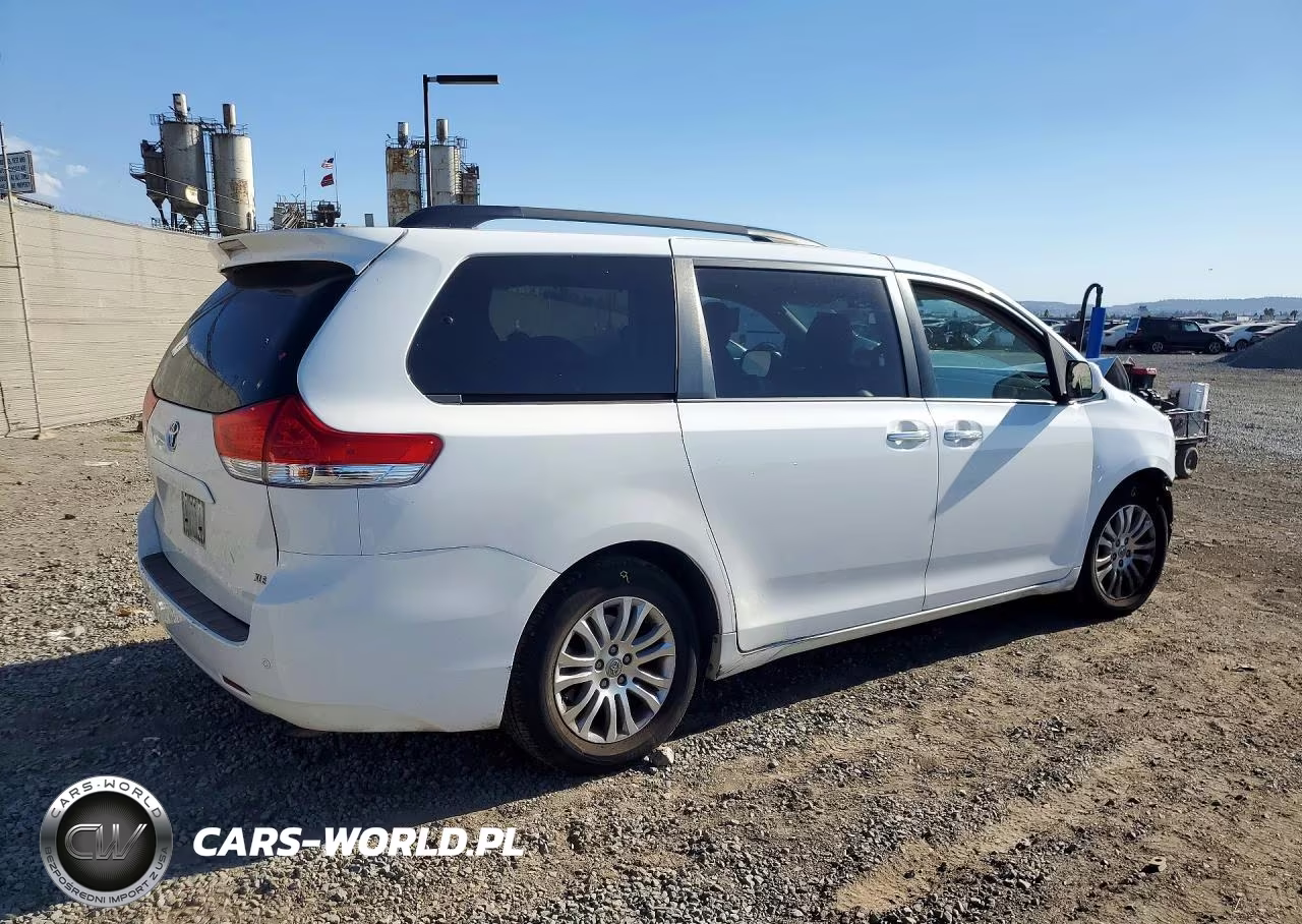 2014 Toyota Sienna Xle 8-Passenger VIN:5TDYK3DC1ES474174 - 3