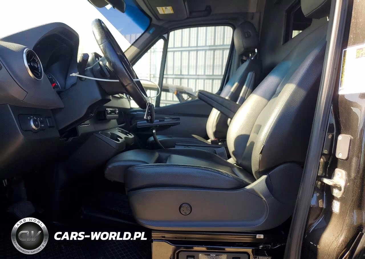 2019 Mercedes-Benz Sprinter 2500 VIN:W1Z40GHY7KT017827 - 7
