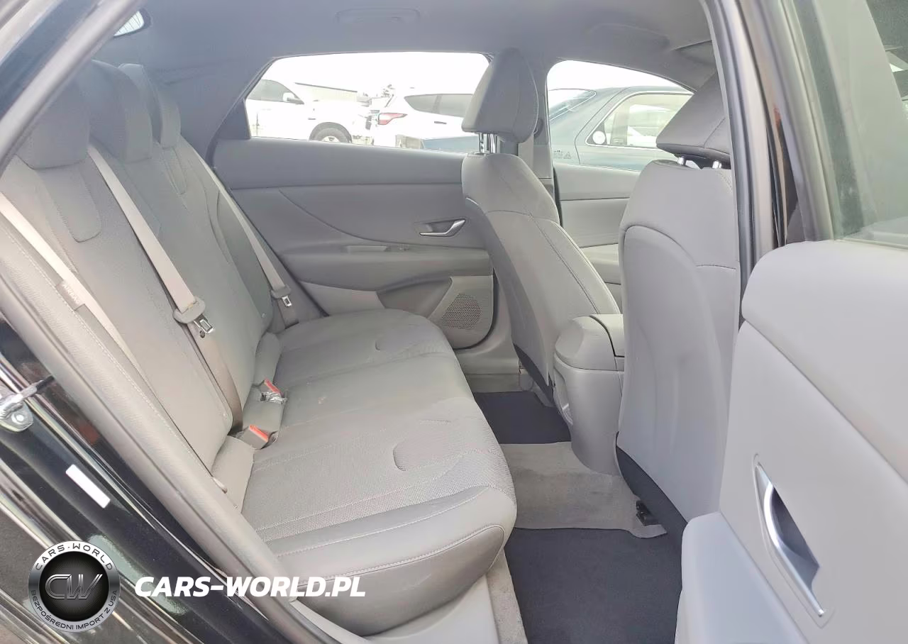 2026 Hyundai Elantra Se VIN:KMHLL4DG1TU217374 - 10