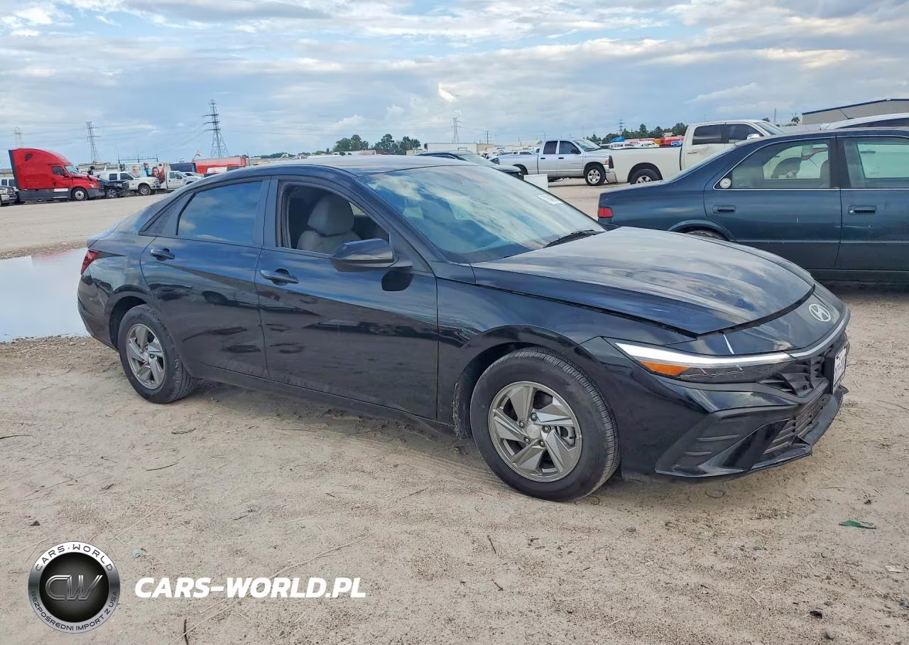 2026 Hyundai Elantra Se VIN:KMHLL4DG1TU217374 - 4