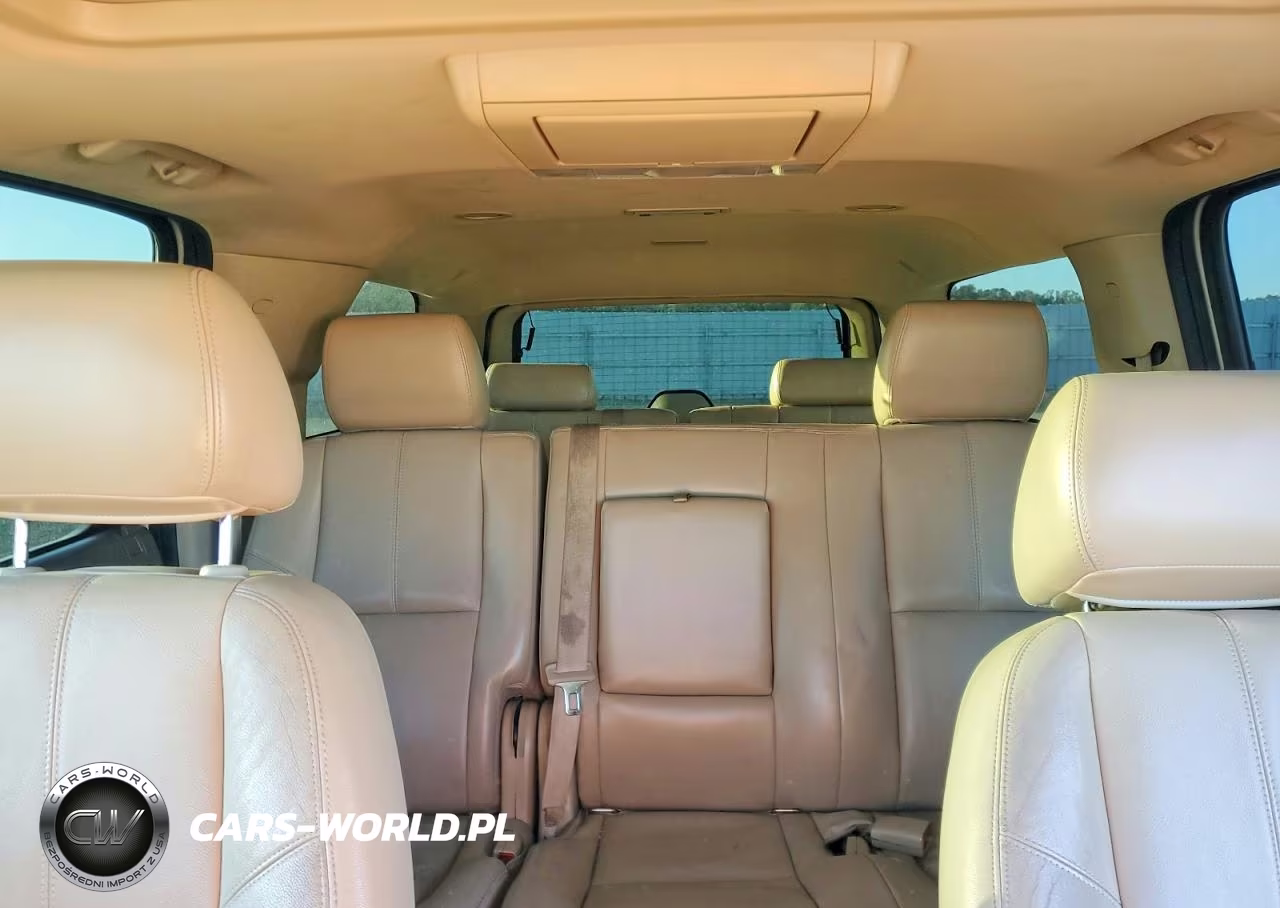 2011 Chevrolet Suburban K1500 Lt VIN:1GNSKJE30BR371256 - 10