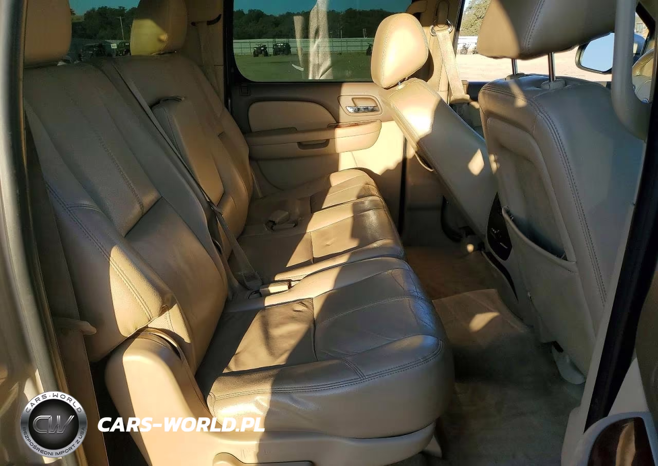 2011 Chevrolet Suburban K1500 Lt VIN:1GNSKJE30BR371256 - 11