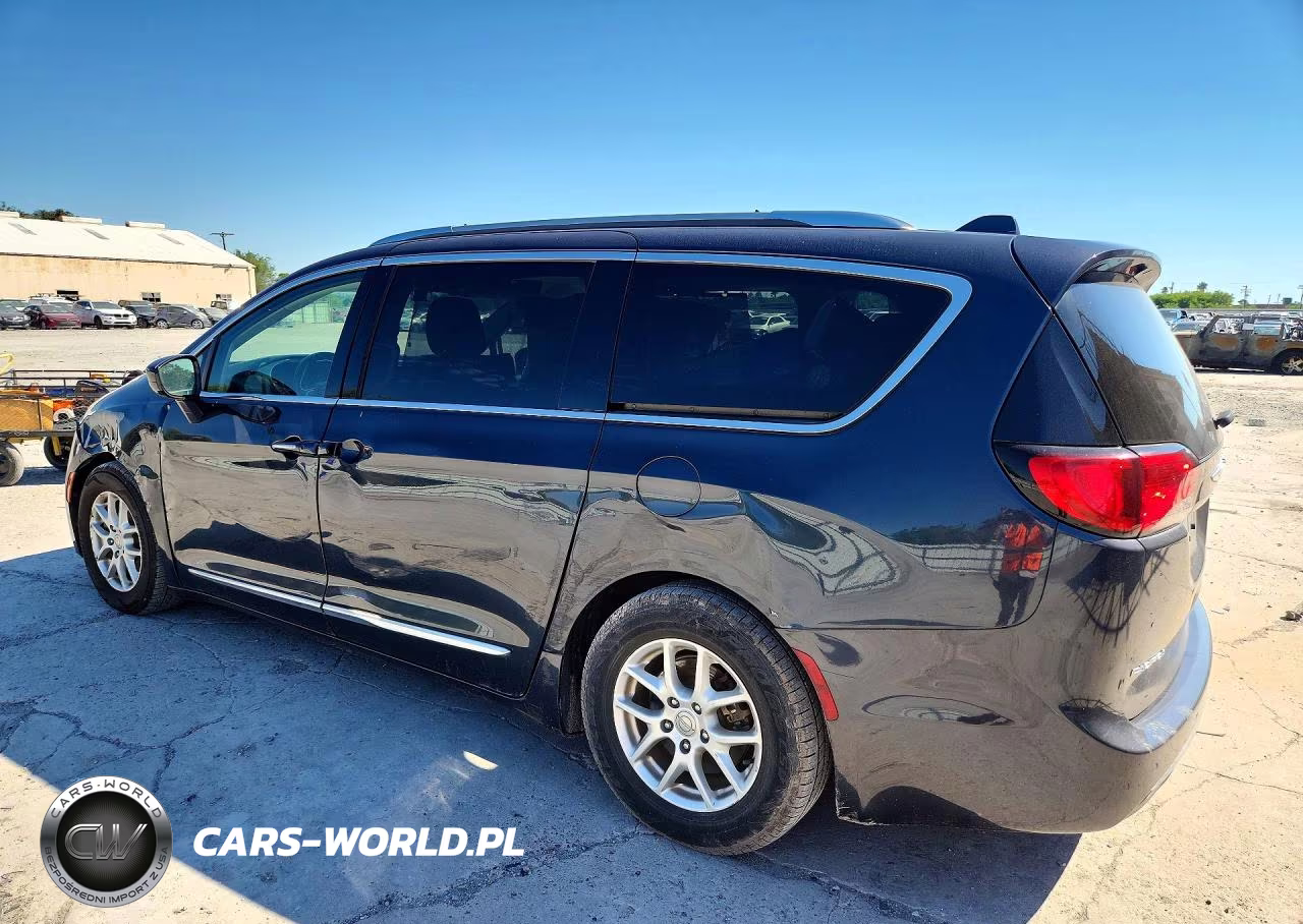 2020 Chrysler Pacifica Touring L VIN:2C4RC1BG1LR275384 - 2