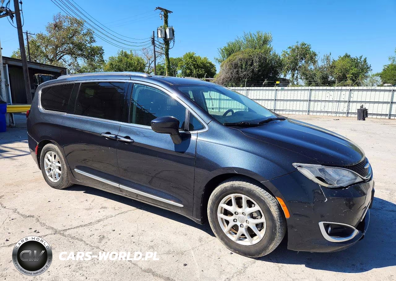 2020 Chrysler Pacifica Touring L VIN:2C4RC1BG1LR275384 - 4
