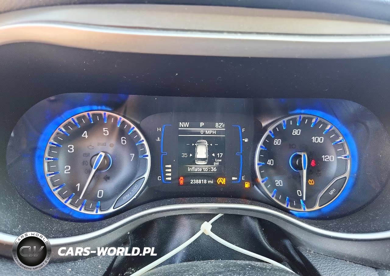 2020 Chrysler Pacifica Touring L VIN:2C4RC1BG1LR275384 - 9