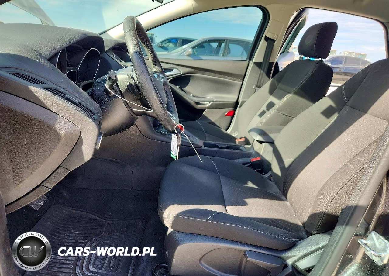 2016 Ford Focus Se VIN:1FADP3K22GL387288 - 7