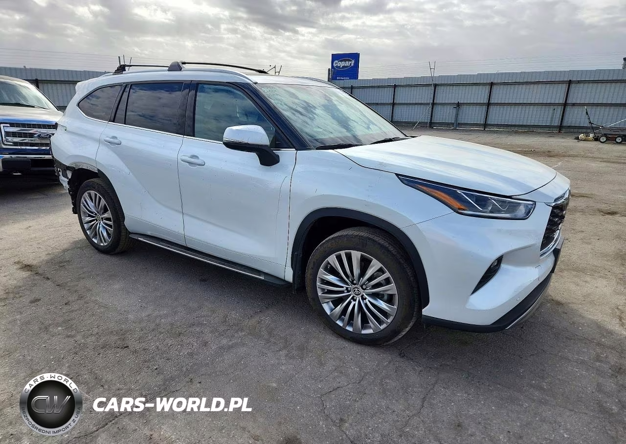 2022 Toyota Highlander Platinum VIN:5TDFZRAH5NS142275 - 4