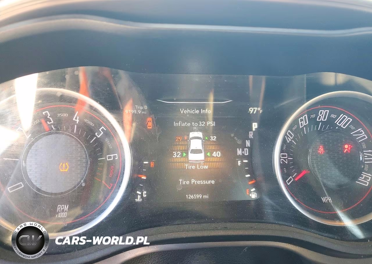 2019 Dodge Challenger Sxt VIN:2C3CDZAG9KH620530 - 9