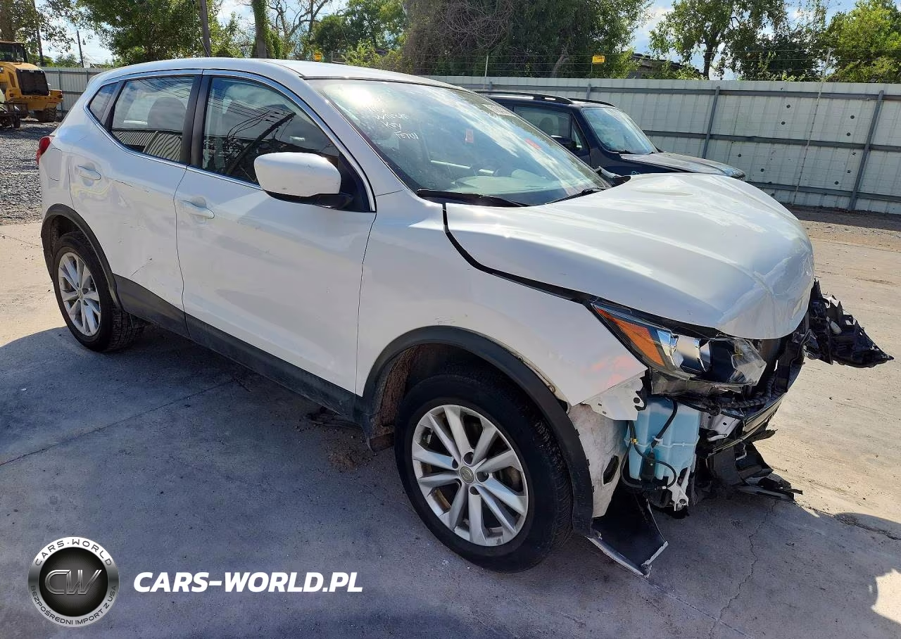 2018 Nissan Rogue Sport S VIN:JN1BJ1CPXJW185132 - 4