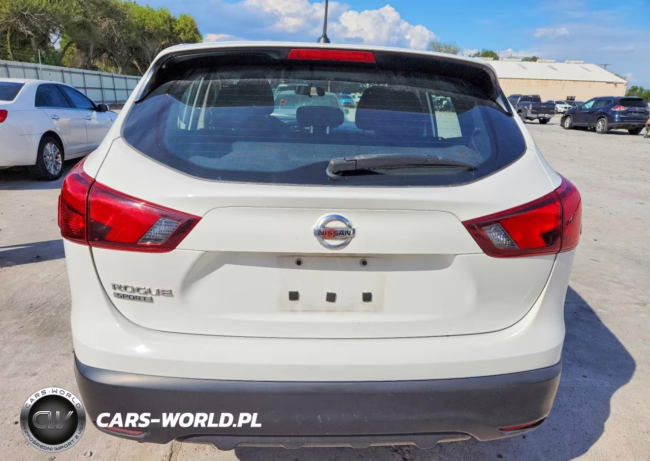 2018 Nissan Rogue Sport S VIN:JN1BJ1CPXJW185132 - 6