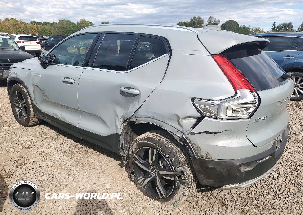 2025 Volvo Xc40 Core VIN:YV4L12UJ1S2562888 - 2