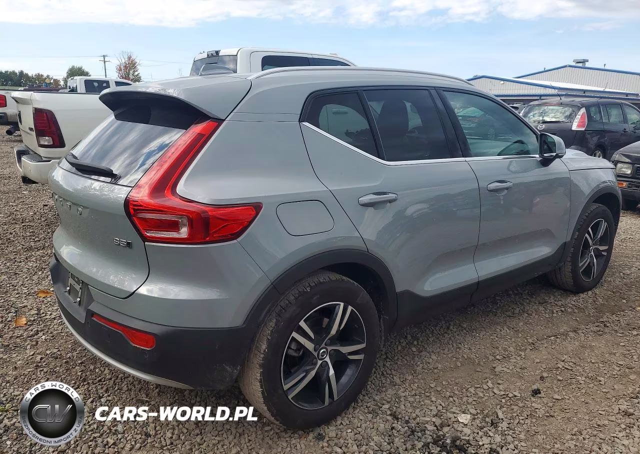 2025 Volvo Xc40 Core VIN:YV4L12UJ1S2562888 - 3