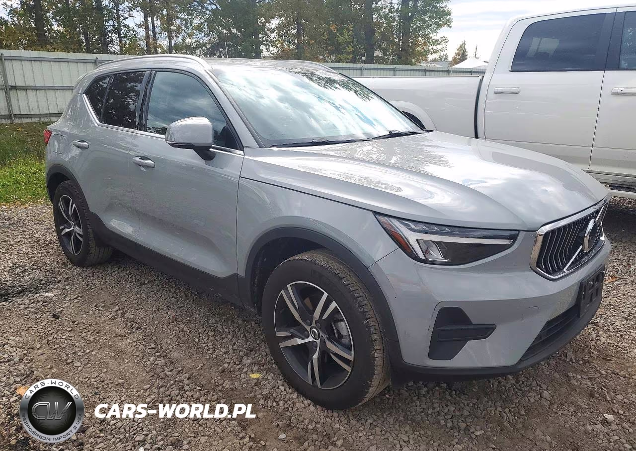 2025 Volvo Xc40 Core VIN:YV4L12UJ1S2562888 - 4
