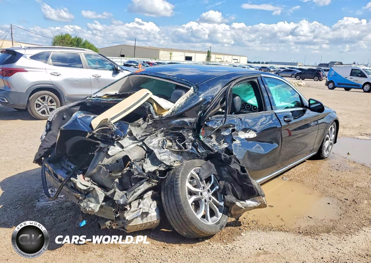 2016 Mercedes-Benz C 300 VIN:55SWF4JB5GU173443 - 3