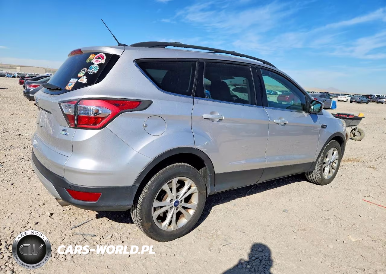 2017 Ford Escape Se VIN:1FMCU9GD3HUB45547 - 3