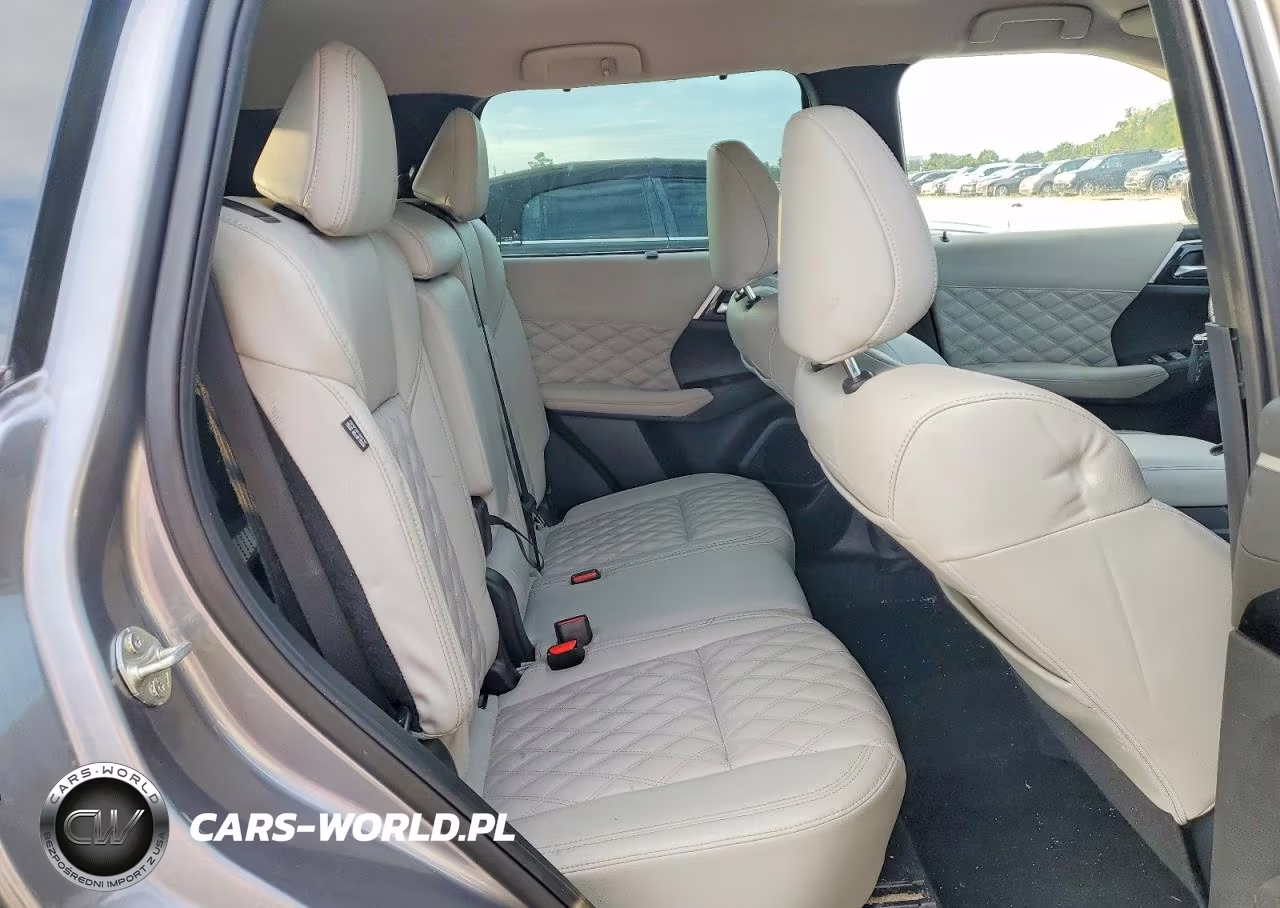 2023 Mitsubishi Outlander Sel VIN:JA4J3VA82PZ031974 - 11