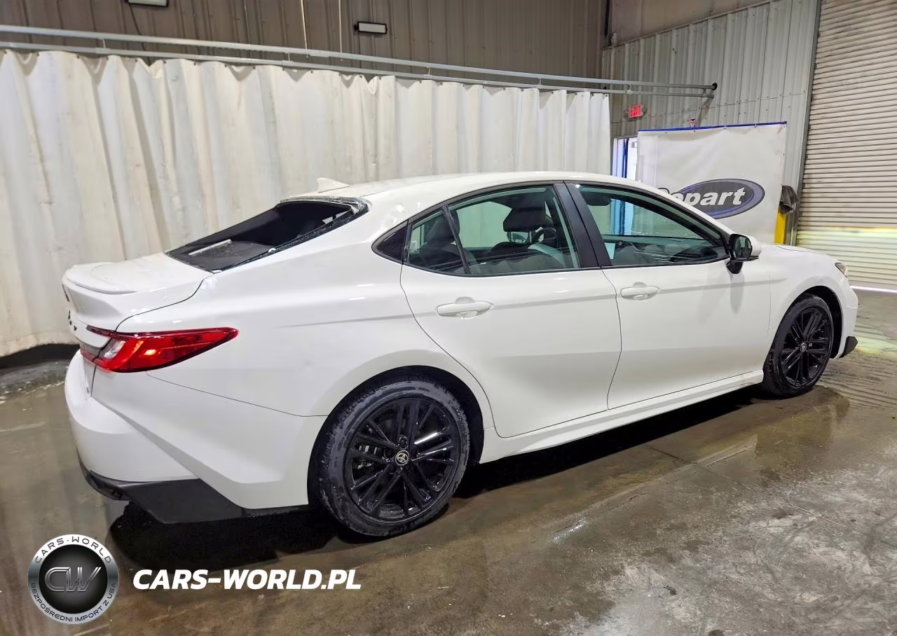 2026 Toyota Camry Se VIN:4T1DAACK3TU219979 - 3