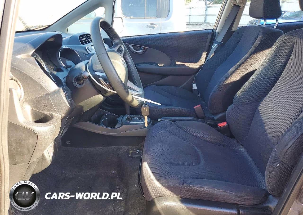 2013 Honda Fit Sport VIN:JHMGE8H53DC043183 - 7