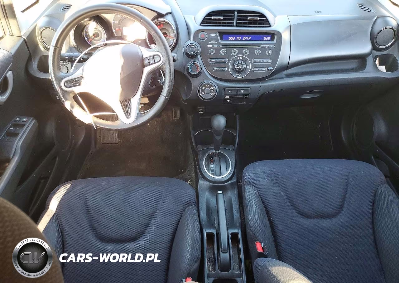 2013 Honda Fit Sport VIN:JHMGE8H53DC043183 - 8