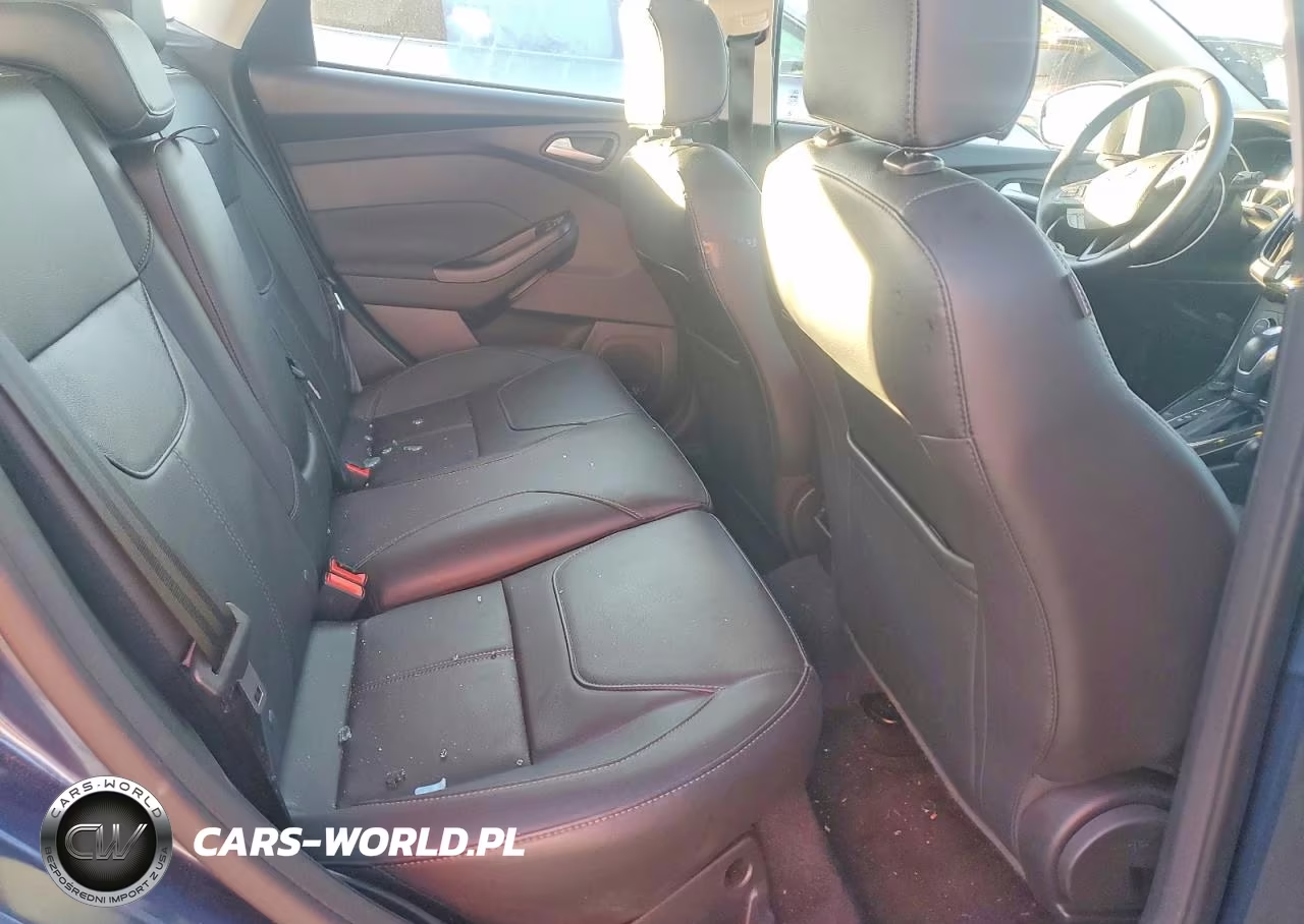 2018 Ford Focus Titanium VIN:1FADP3N22JL222439 - 10