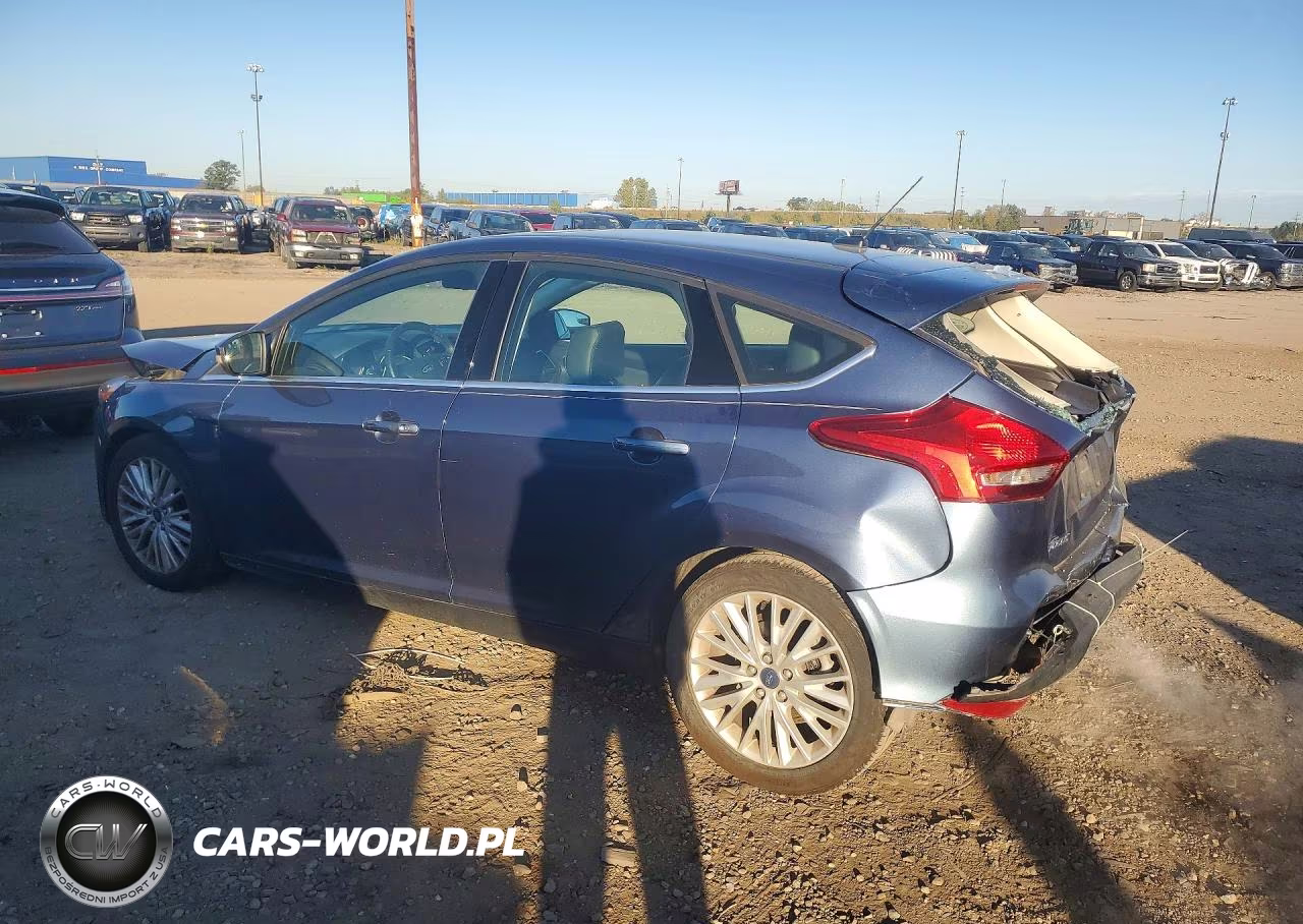 2018 Ford Focus Titanium VIN:1FADP3N22JL222439 - 2