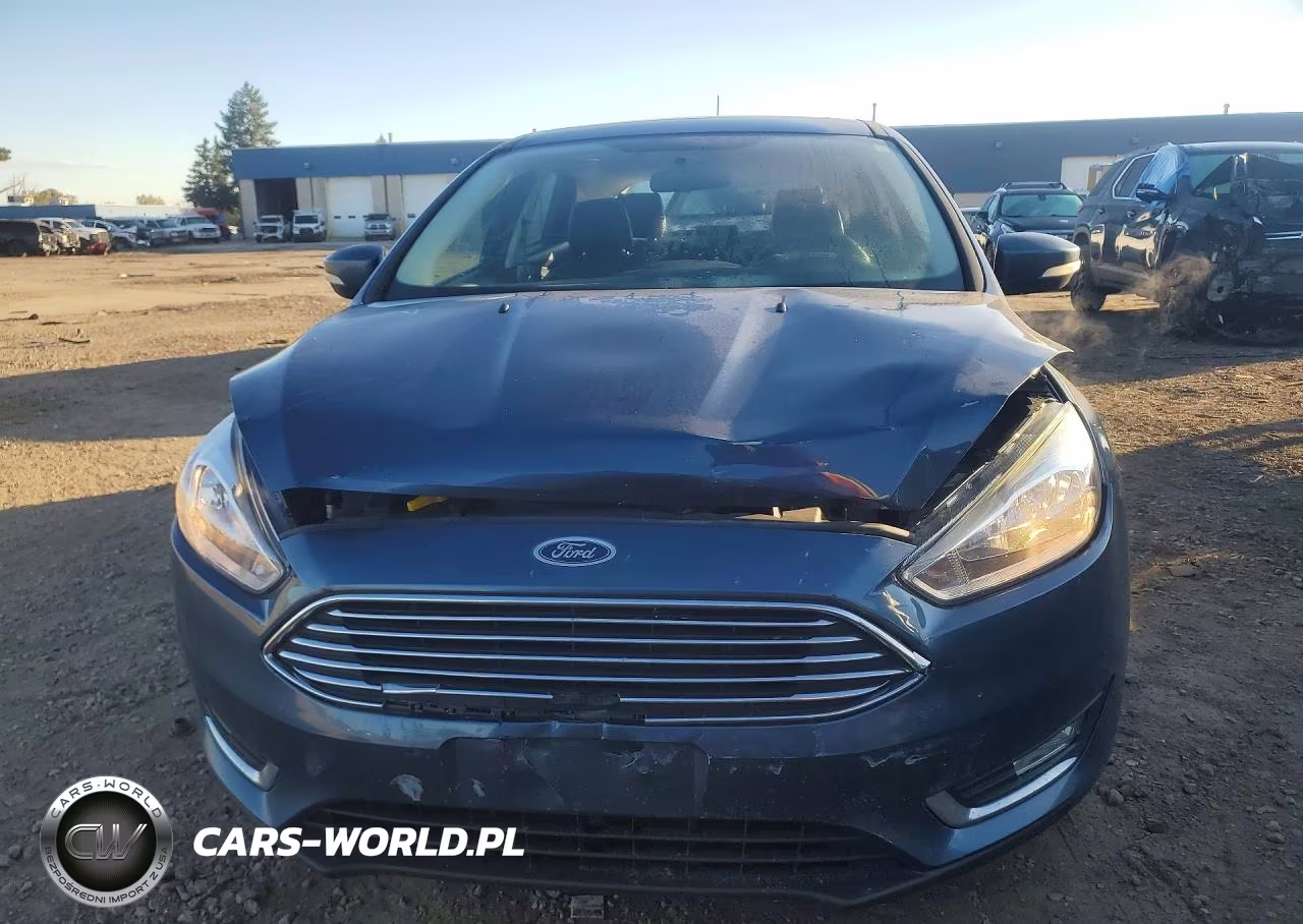 2018 Ford Focus Titanium VIN:1FADP3N22JL222439 - 5